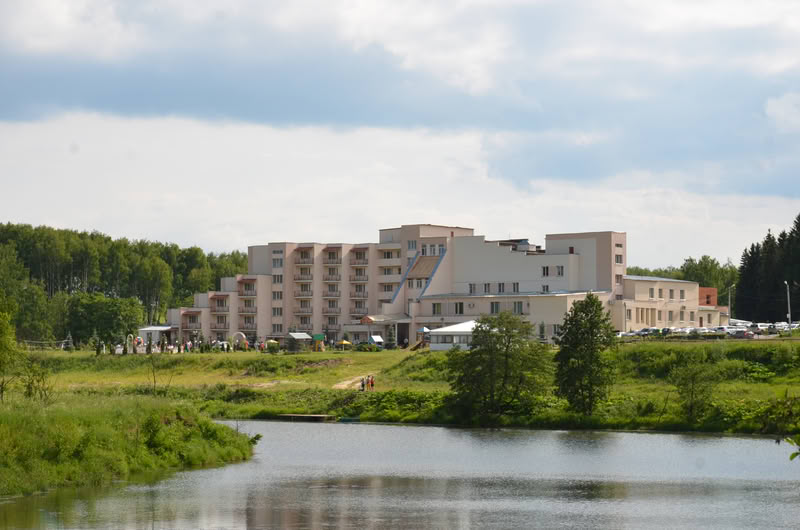 Парк-отель в Подмосковье Олимп — территория и общий вид