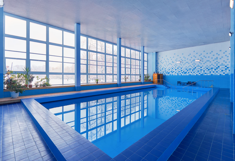 Крытый бассейн